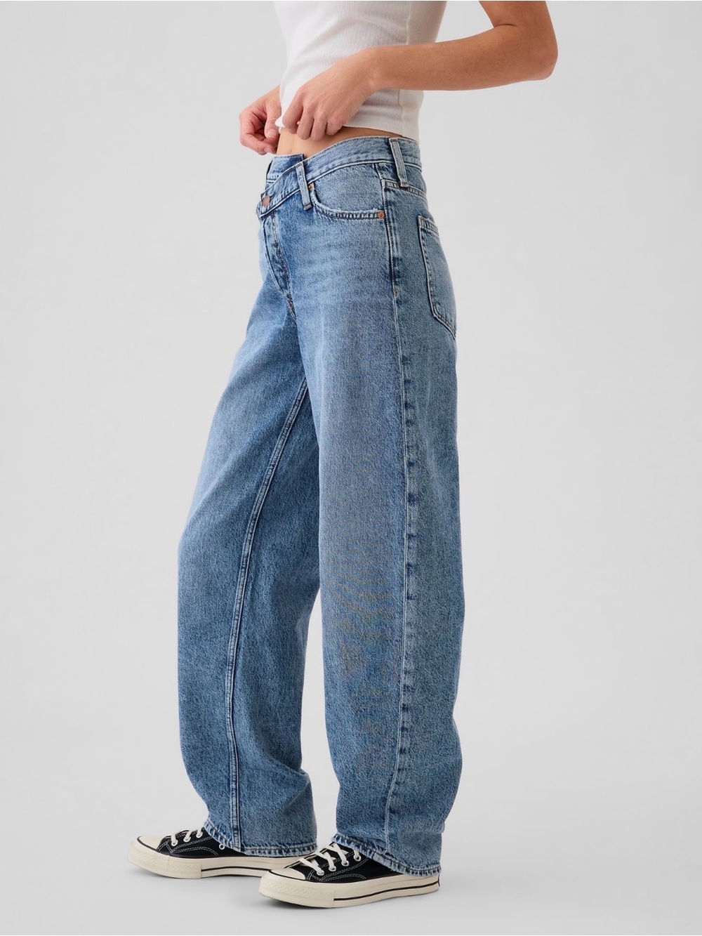 GAP Light Wash Crossover High Rise Denim Barrel Jeans - Sz 24 NWOT - Picture 3 of 10